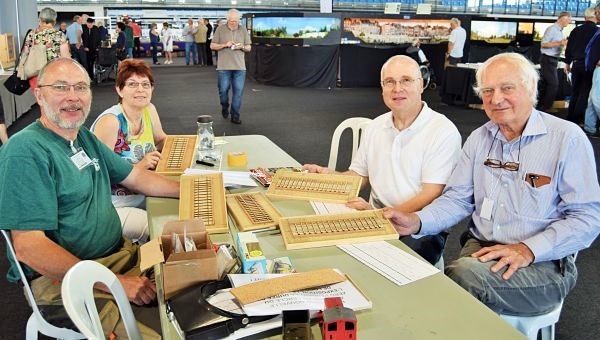 Danièle (compagne d'André qui s'est absenté), Rolf et Alain