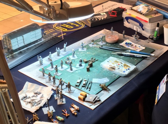 cdz_stand6.jpg (341.49 Kio) Vu 5410 fois Stand Z Fédérail, fatelier figurines