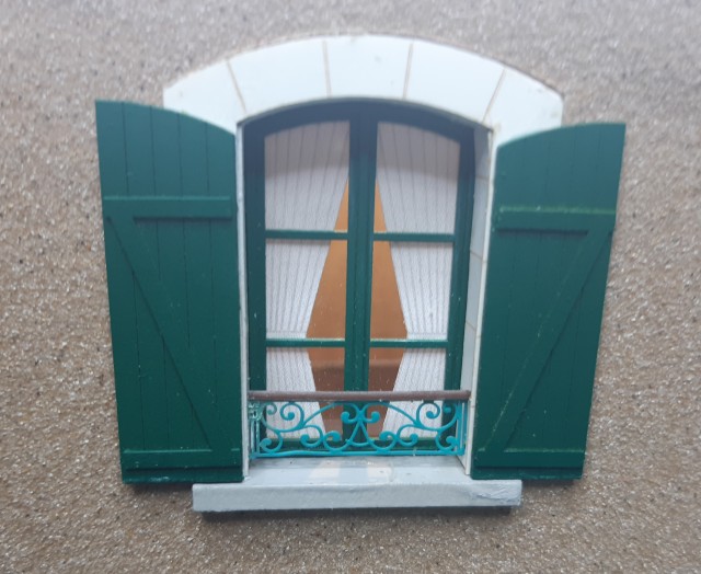 Chambre coté rue.jpg