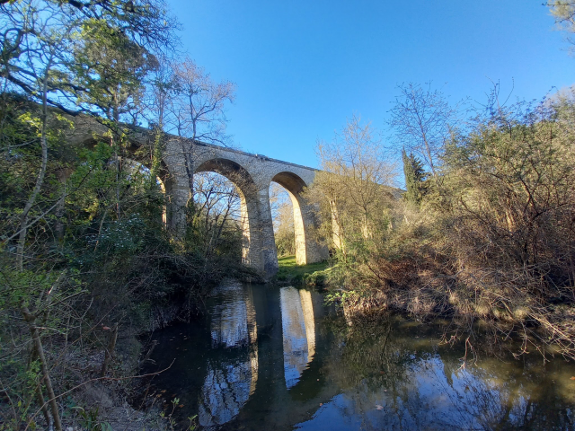 Viaduc sur les Seynes(30) ligne Uzès Nozieres.