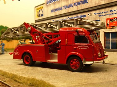Véhicules secours 004.JPG