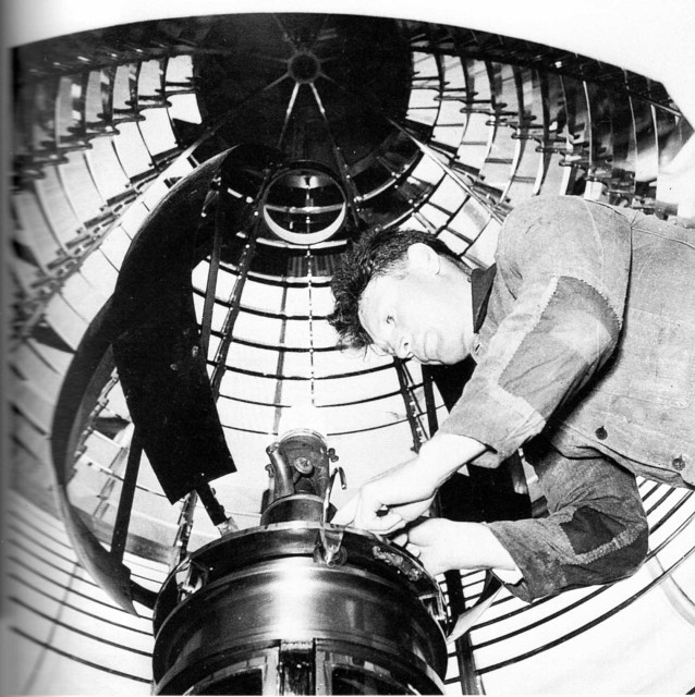 Phare de Kéréon, 1940 dans "Phares, ed. du Chasse Marée.