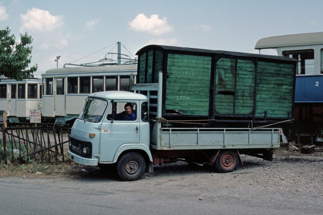 MPTUR récup fourgon TPT Tournon 1984.jpg