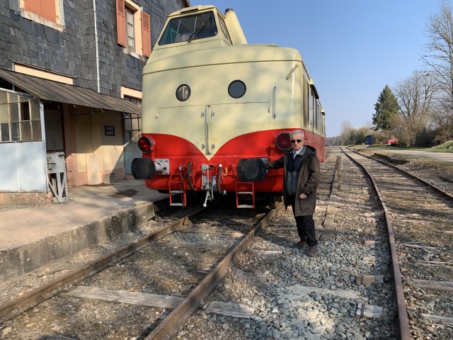 Votre serviteur devant l'autorail