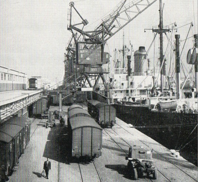 Le Port du Havre en 1957.jpg