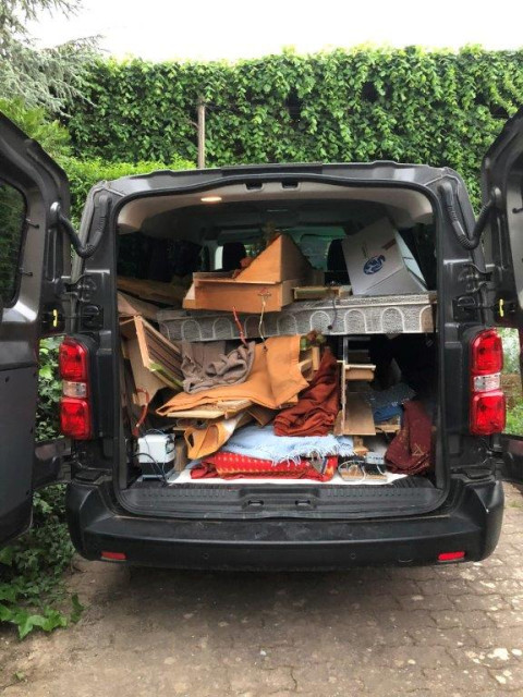 Arrivée du deuxième transfert. (Le carton est vide)