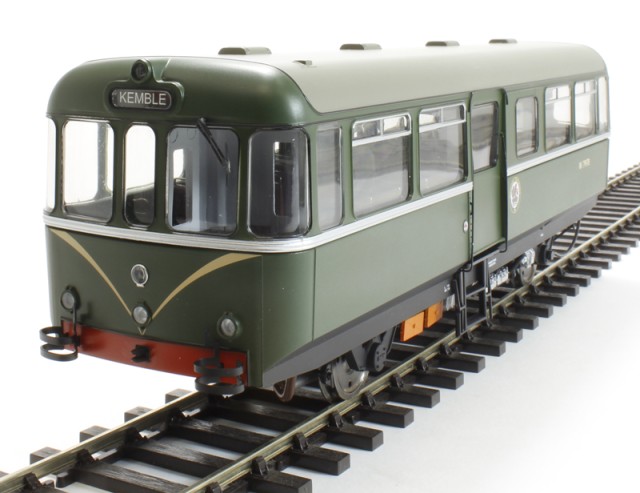heljan O Railbus 4-wheel AC cars.jpg