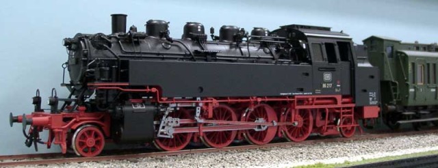 Cette belle BR86 DB de KISS (époque III) montre la qualité et le savoir faire de la marque qui propose des 141 R (fuel). (François BOZON)