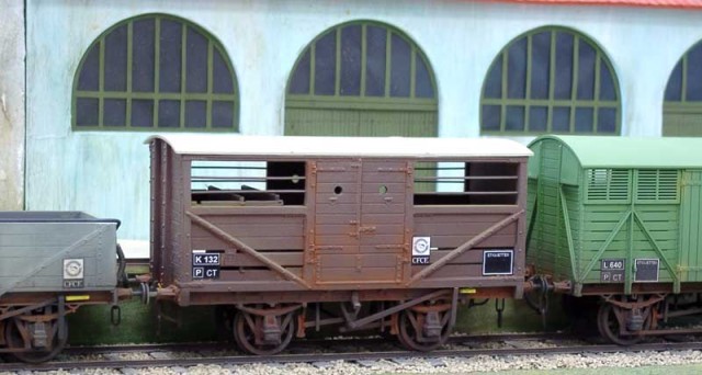 Celui-ci est le wagon à bétail.