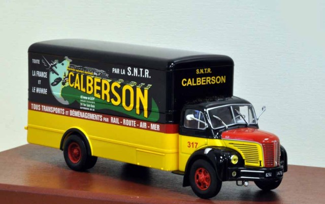 Nouvelle série que nous présente Patrick : les camions d'autrefois (au 1/43) chez ALTAYA. Ici un beau Berliet GLR dans la livrée décorative des transports Calberson.