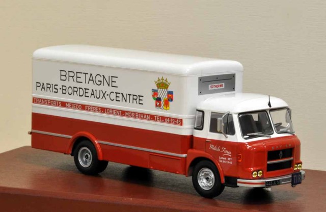 Ce Saviem (Renault) JM 240 isotherme est aussi très joliment décoré.
