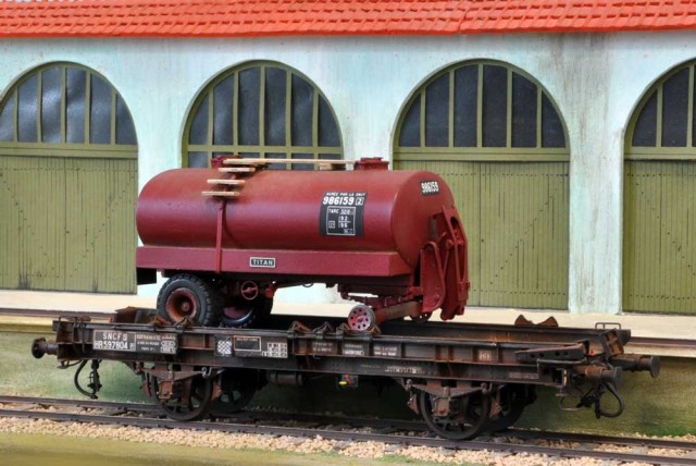 Le wagon (sans son chargement) a été primé au concours de modèles FFMF de Lille en 2010, et le chargement primé lors du concours de chargements de l'AG du Cercle en 2011.