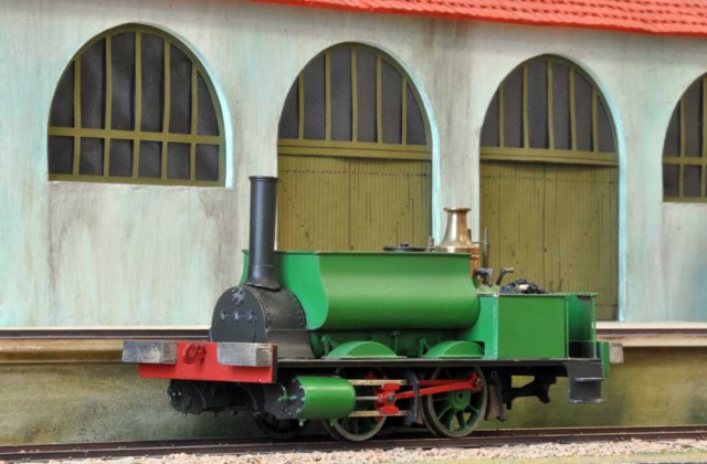 kit métal blanc de locomotive industrielle, une 0-4-0... Matériel Pierre Miguel.