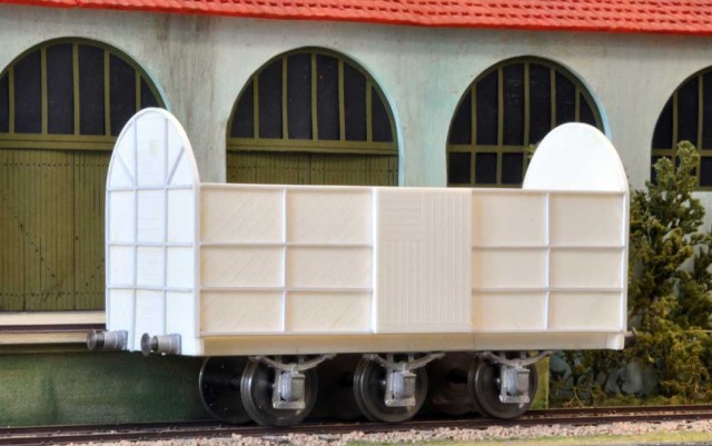 kit caisse  de denis hillmann avec pièces de fonderie métal blanc. Patrick Smagghe.