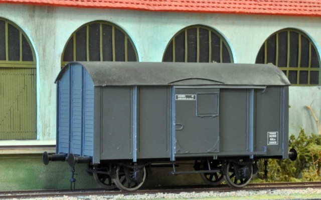 Le même wagon mais modernisé année 1930 fabrication personnelle plasticard.
