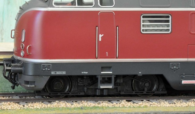 Conducteur à droite (DB !), tout est soigné et détaillé.