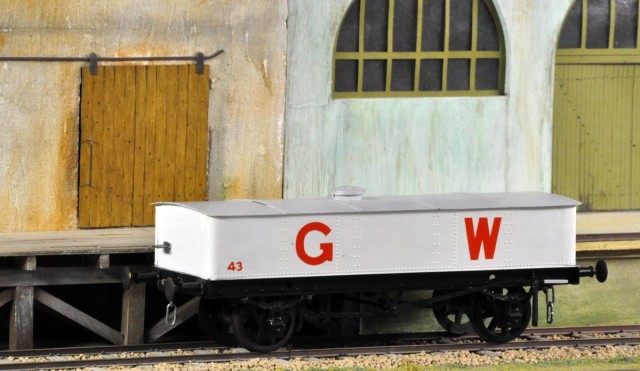 Ce wagon citerne à eau douce est un kit laiton acheté monté et peint en occasion lors de la GUILDEX (l'exposition de la Guilde du ZERO de Grande Bretagne) par Patrick Smagghe.