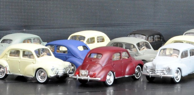 lles sont 16, de 6 teintes différentes mais au plus près des teintes de 1954 et 1955. Chaque TA 52 (voir plus haut) en recevra 8. Elles ont été démontées complètement, puis repeintes et enfin remontées. Travail de Christian Toursel.