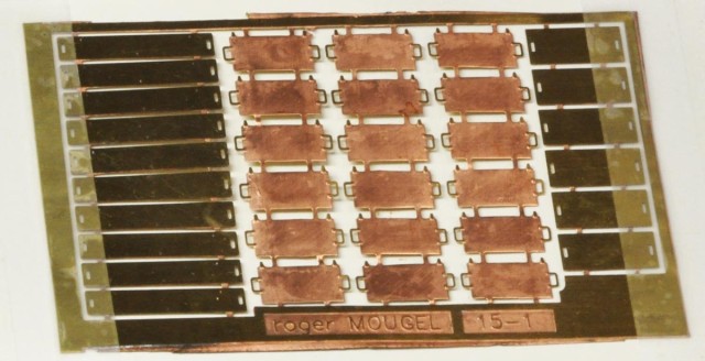 Roger Mougel, artisan bien connu, avait réalisé pour le Cercle cette photo-découpe de plaques d'itinéraires. La demande étant revenue en force avec les sorties de voitures MTH, le Cercle va les faire redessiner et produire une série.