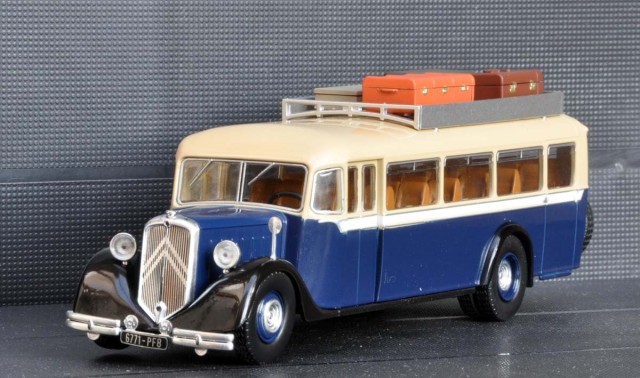 Dans les collections presse au 1/43, ce car Citroën T34...