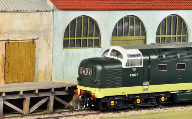 Class 55 de chez HELJAN, une lourde machine...