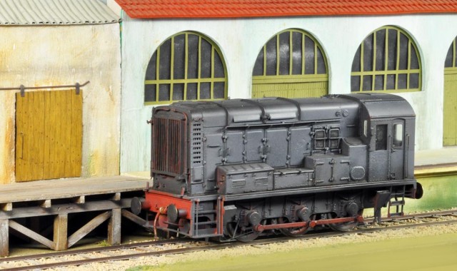 Pierre présente un Class 08 BACHMAN (en laiton) à la couleur indéfinie qui lui donne un coté très attachant! Il est précisé que le modèle (modèle identique mais à caisse plastique) promis par DAPOL en Angleterre est maintenant reporté à début 2016.