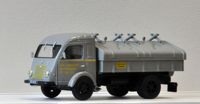 Le Renault Galion en version benne est un grand classique des années 50...