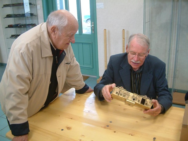 Jacques était un spécialiste de la "finition laiton". Ses modèles, la plupart du temps des kits, sont montés afin que les soudures soient invisibles. Ce qui n'est pas une mince affaire !  Ses réalisations sont toujours admirées même par les spécialistes du montage laiton.