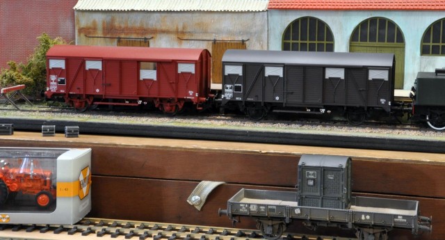 Autre vue. Sur l'étage supérieur, deux wagons couverts Gs-4 LENZ/CHREZO dont nous reparlons plus loin.