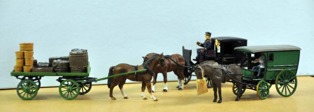 Pierre avait apporté une véritable collection de carrioles, charriots et charrettes hippomobiles, mais tombé en panne de batterie, l'appareil photo a refusé d'aller plus loin. C'est promis, Pierre les apportera lors de la prochaine rencontre le 5 février, et cette fois le reportage sera complet. Cette photo n'est donc présente que pour vous faire saliver !
