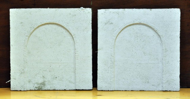 Philippe nous a présenté sa version améliorée des moulages de murs de soutènement. Entre le plâtre fragile et lourd et le papier mâché léger et facile à découper, mais plus délicat à mouler et qui se déforme au séchage...