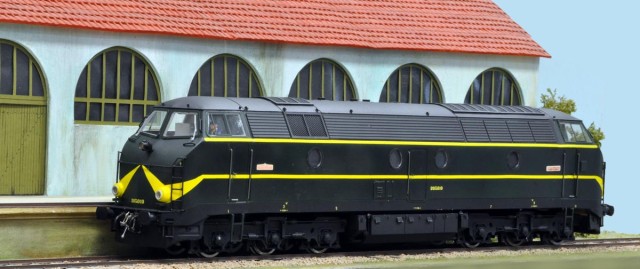 Toujours par Eddy : Locomotive diesel 205011 SNCB.<br />Construction perso d'un kit de Minerva Train Models en Belgique (à ne pas confondre avec Minerva Model Railways en Grande Bretagne). Sortie en deux versions : 3 phares simples et 3 phares avec phares doubles. Possibilité de construire la version CFL (luxembourgeoise). Le modèle est en version époque III SNCB.