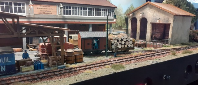 maquette d'Angoulême modélisme ferroviaire.jpg