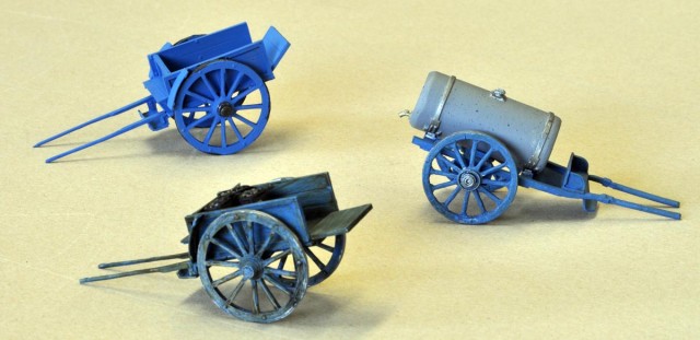 MK35 nous a aidé également. Une charrette, une tonne à eau (métallique cette fois). Personnellement je trouve le brancard de la tonne un peu court pour être attelé. Je vais donc les prolonger. Kit en résine. https://www.mk35.com/fr/19-civils.