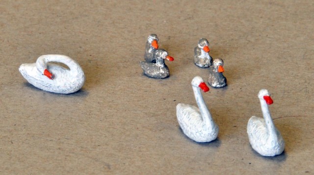Cygnes, de fabrication inconnue. Je pensais à DUNCAN, mais je n’ai pas retrouvé la référence !