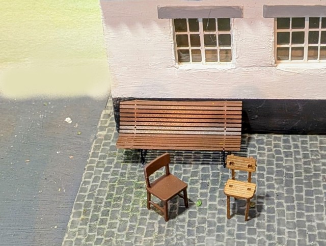 47 chaises 2.jpg
