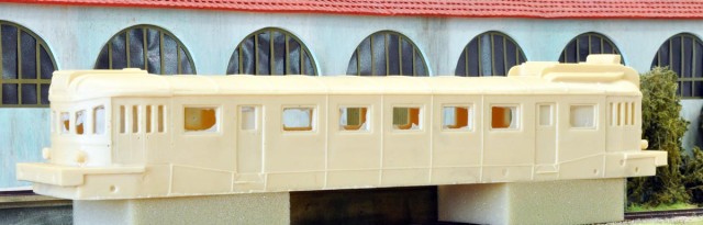Pierre a  acquis ce kit JMG (Jean-Marie Gillard, membre du Cercle décédé) d’occasion sur le Forum du Zéro. C'est un autorail Renault VH à monter et peindre en ZZ 1 ou 2 - NORD du dépôt de Compiègne. On le voit, même l'ébavurage n'a pas été commencé. Espérons voir ce modèle terminé...