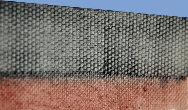 Tests simple :on roule en pressant. Il faut bien guider et presser assez fort. Les courbes sont délicates à négocier, mais on y parvient.<br />Un simple lavis a été passé afin de rendre compte de la gravure.