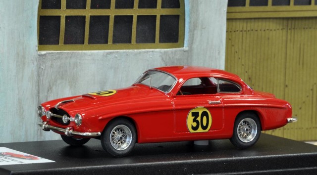 Si vous l'ignorez, sachez que Pierre est un fan de Peugeot. Il vous présente ici ses modèles récemment acquis au 1/43 évidemment !<br />Peugeot Constantin – Grand Prix de Paris – 1955.<br />Miniature exclusive du CAMP – Club Autos Miniatures Peugeot (février 2020) réalisée par l’artisan ESDO (c’est mon ami Dominique dont j’ai présenté et vendu une partie de la collection de son père décédé – voir les réunions précédentes)
