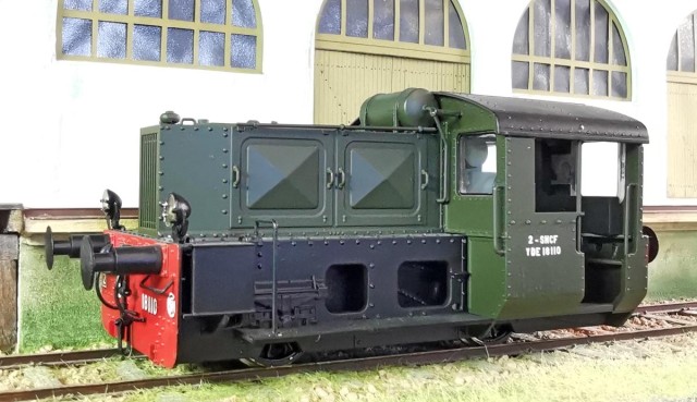 Apporté par Pélican : locotracteur Köf en version SNCF, acheté d'occasion, et transformé par un artisan, mais André ne sait plus lequel ! Au départ, un Köf II Lenz DB rouge, DCC et sonorisé.