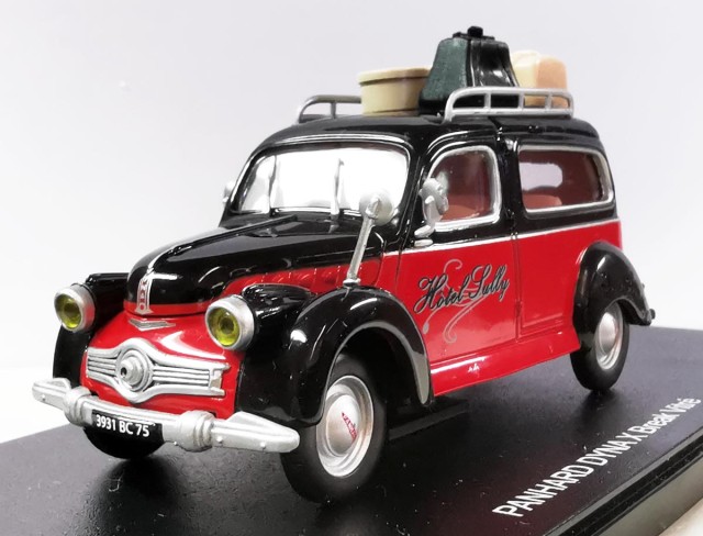 3 photos de la très mignonne Panhard Dyna X Break vitré. Acquisition de Ludovic. Marque Eligor.