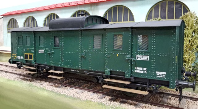 Ci-dessus et les deux ci-dessous : fourgon type D ou E, Chemin de Fer du NORD, en version SNCF. Kit Section Régionale CDZ, monté et peint par Jacky  NOEL (ex-Collection Patrick PICARD). Collection Pierre Miguel.
