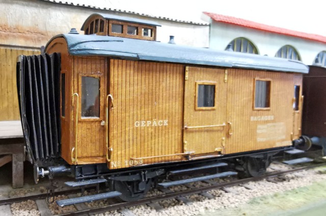 37-FourgonBagages-1053-35cm.jpg