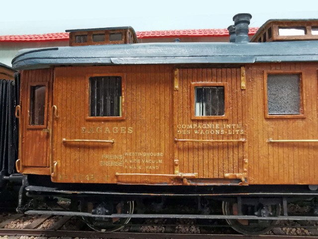 35-z-Fourgon-cuisine-bagages-Detail-1200.jpg