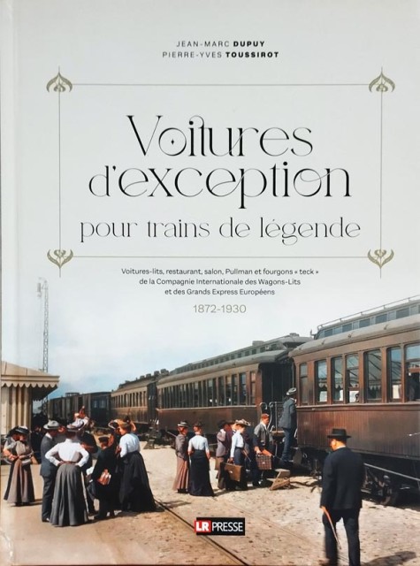 Deux volumes sur le matériel roulant CIWL (éditions Loco-Revue) - l’un sur le matériel en teck, l’autre sur les voitures métalliques. étude précise et richement illustrée. Nombreuses illustrations inédites ou moins connues. <br />Pierre ne s’est pas réellement intéressé aux matériels des trains de luxe, jusqu’à ce qu’il fasse l’acquisition de matériel CIWL. Puis il a pu acquérir deux voitures-lits en plasticarte construites par Derek LUCAS il y a presque 30 ans, puis quatre fourgons en teck (œuvre de Philip MORGAN). La documentation devenait alors nécessaire !<br />Notons une différence avec le superbe volume édité il y a des années par La Vie Du Rail - on a une impression plus « œil du modéliste » à la lecture de ces nouveaux livres.
