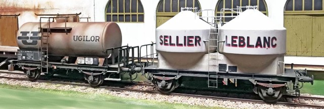Le wagon Brawa est au 1/45 et celui de Train Modele est au 1/43,5