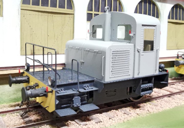 Ce petit diésel U60 est aussi un kit du Cercle réservé à ses adhérents. Commentaire de Michel : montage classique sans surprise...avec un peu de patience ! <br /><br />Pour ces quatre modèles Michel a utilisé la peinture nitro-synthétique RailColor de AMF 87.