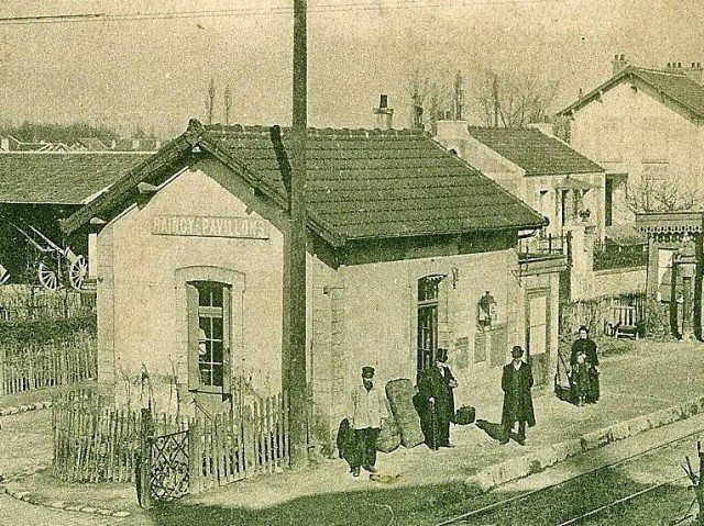 Moquet_-_Le_Raincy_-_Gare_de_Raincy-Pavillons_sous_Bois Recadrée.jpg