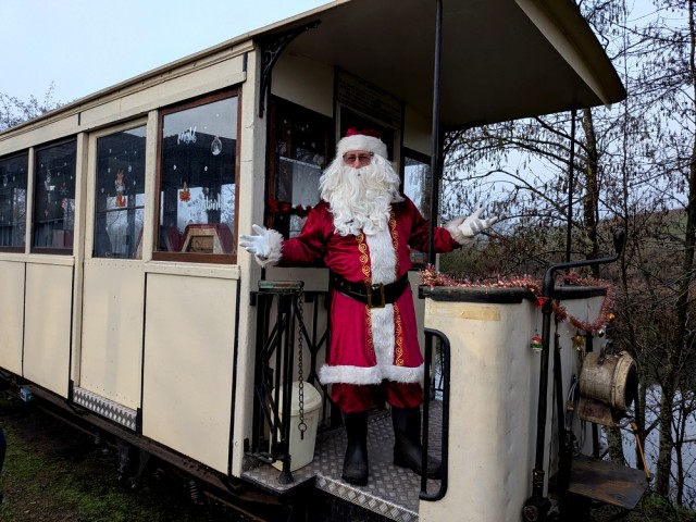pere noel voiture.jpg