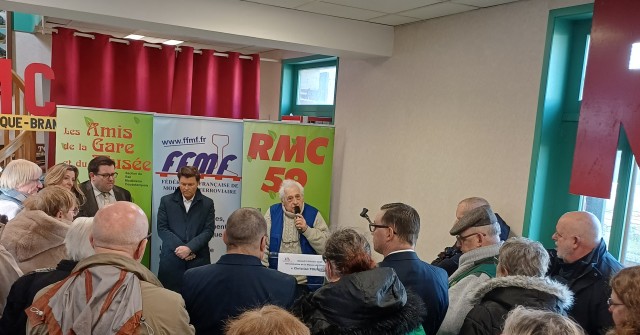 Pierre APPY a longuement évoqué sses travaux avec Christian au CA de la FFMF...<br />à sa droite, M. le Maire de Coudekerque dont Christian fut le "prof de sport au collège !
